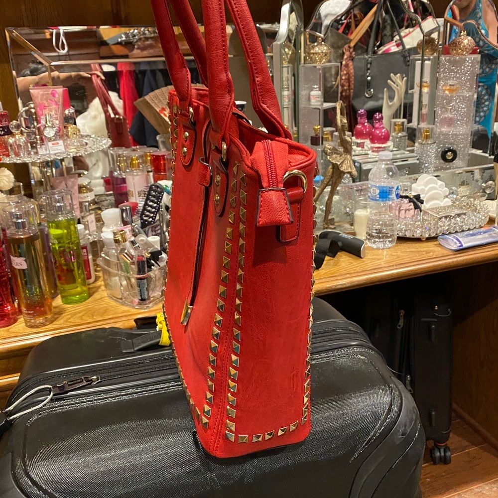 Red shoulder bag with gold studs ๐ - Picture 7 of 8